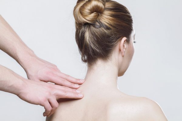 La technique de l’acupression peut-elle soulager les maux de dos ?